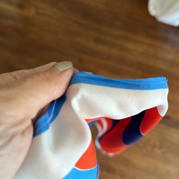 Vtg 60s/70s Vera Neumann red, light blue, navy blue & white large square scarf - Picture 7 of 10